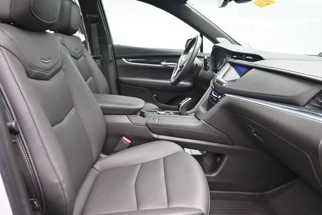 Used 2024 Cadillac XT5 Premium Luxury w/ LPO, Floor Liner Package AWD/4WD image 28