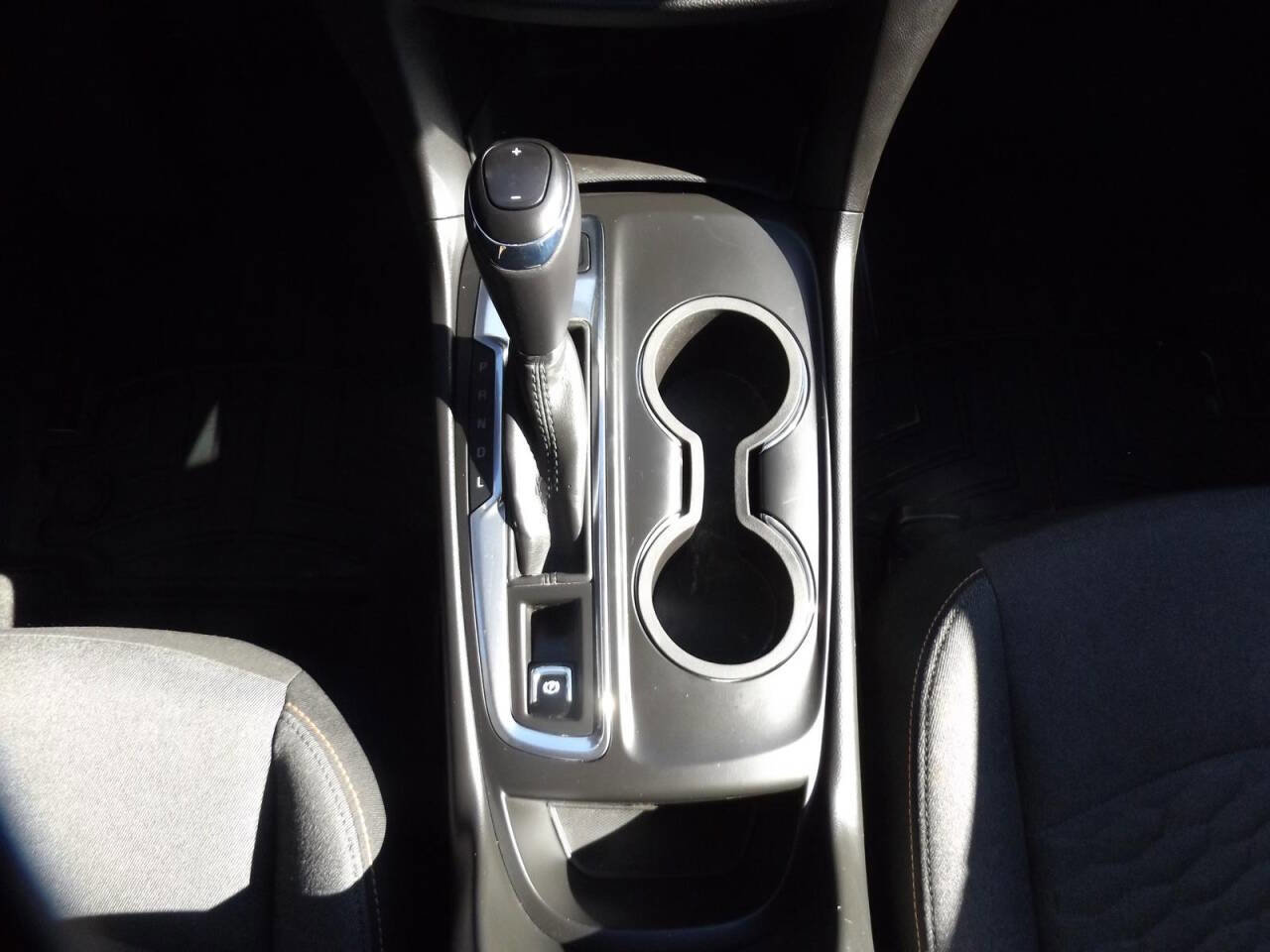 Used 2018 Chevrolet Equinox LT image 17