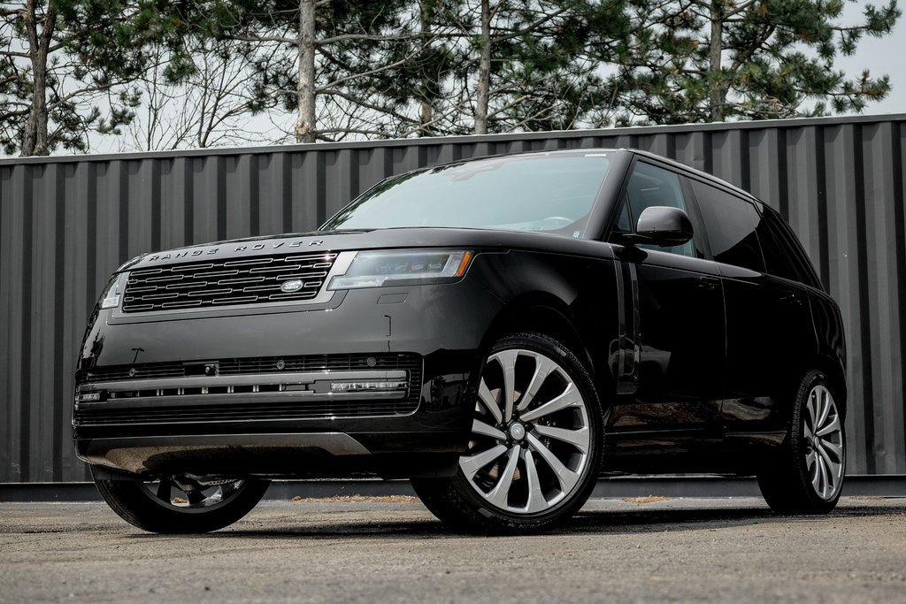 New 2025 Land Rover Range Rover Long Wheelbase SE