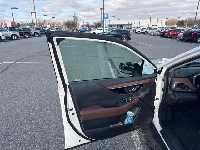 Used 2022 Subaru Outback Touring w/ Popular Package #2 image 10