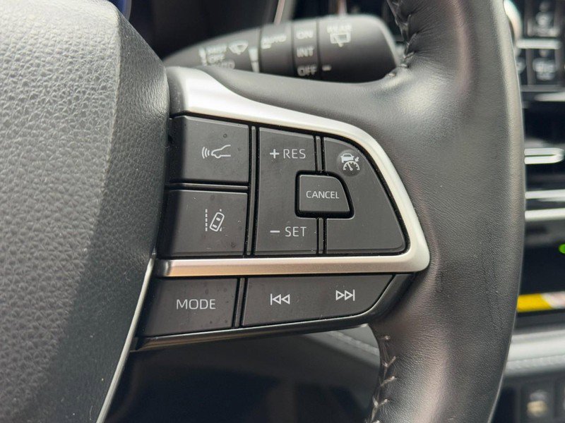 Used 2023 Toyota Highlander image 19