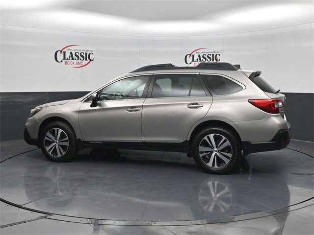 Used 2018 Subaru Outback 2.5i Limited image 2