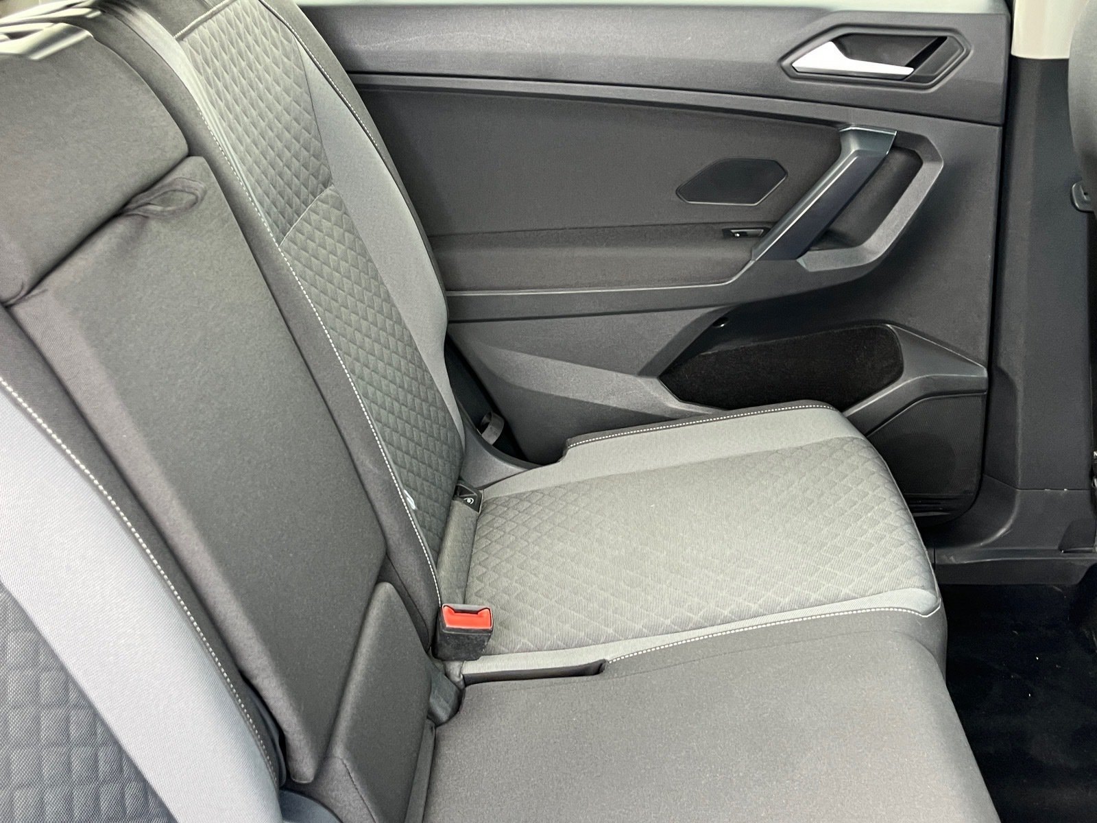 Used 2021 Volkswagen Tiguan S FWD image 11