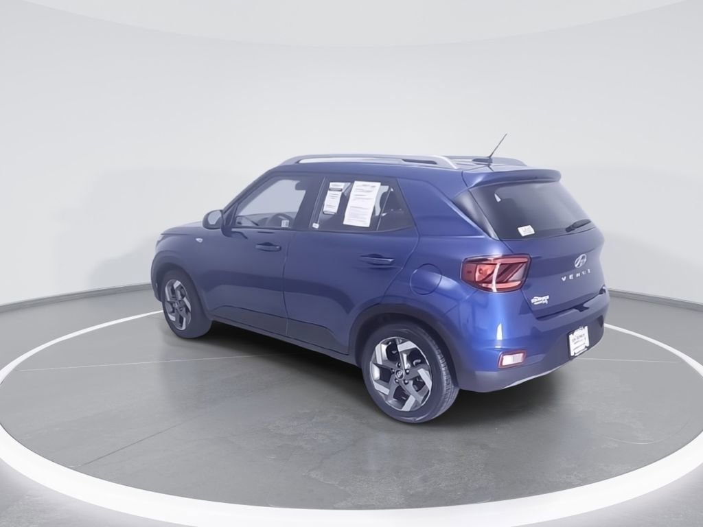 Used 2025 Hyundai Venue SEL FWD image 6