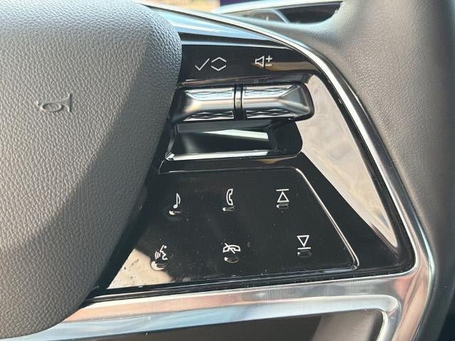 Certified 2025 Cadillac Escalade Premium Luxury AWD/4WD image 28
