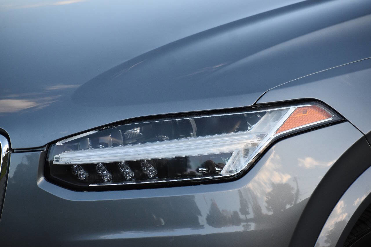 Used 2017 Volvo XC90 T6 Momentum w/ Vision Package image 40