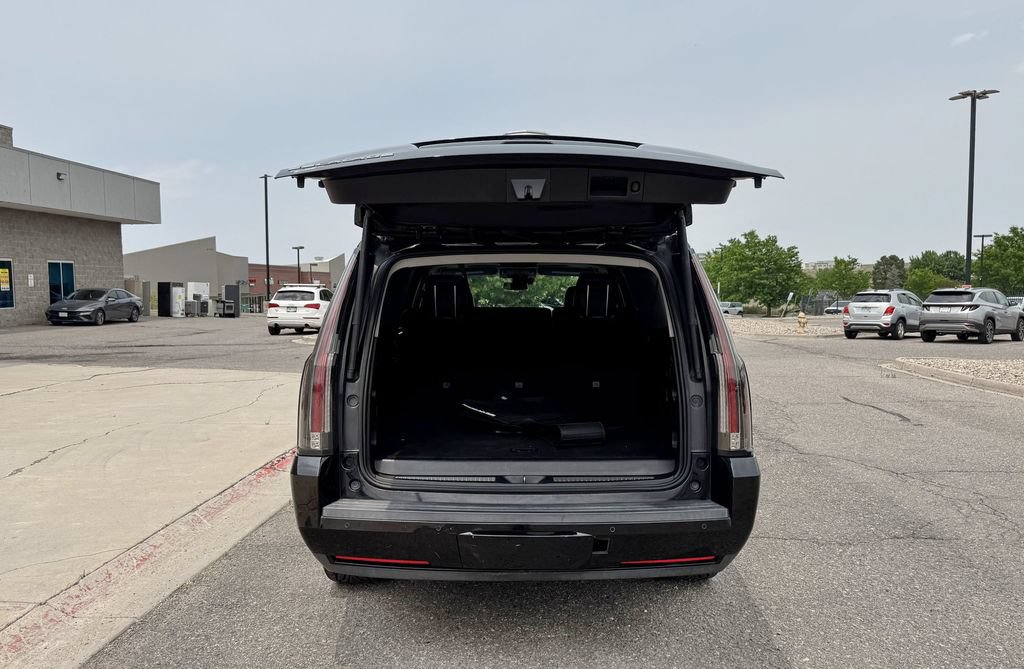 Used 2017 Cadillac Escalade ESV Premium Luxury AWD/4WD image 8