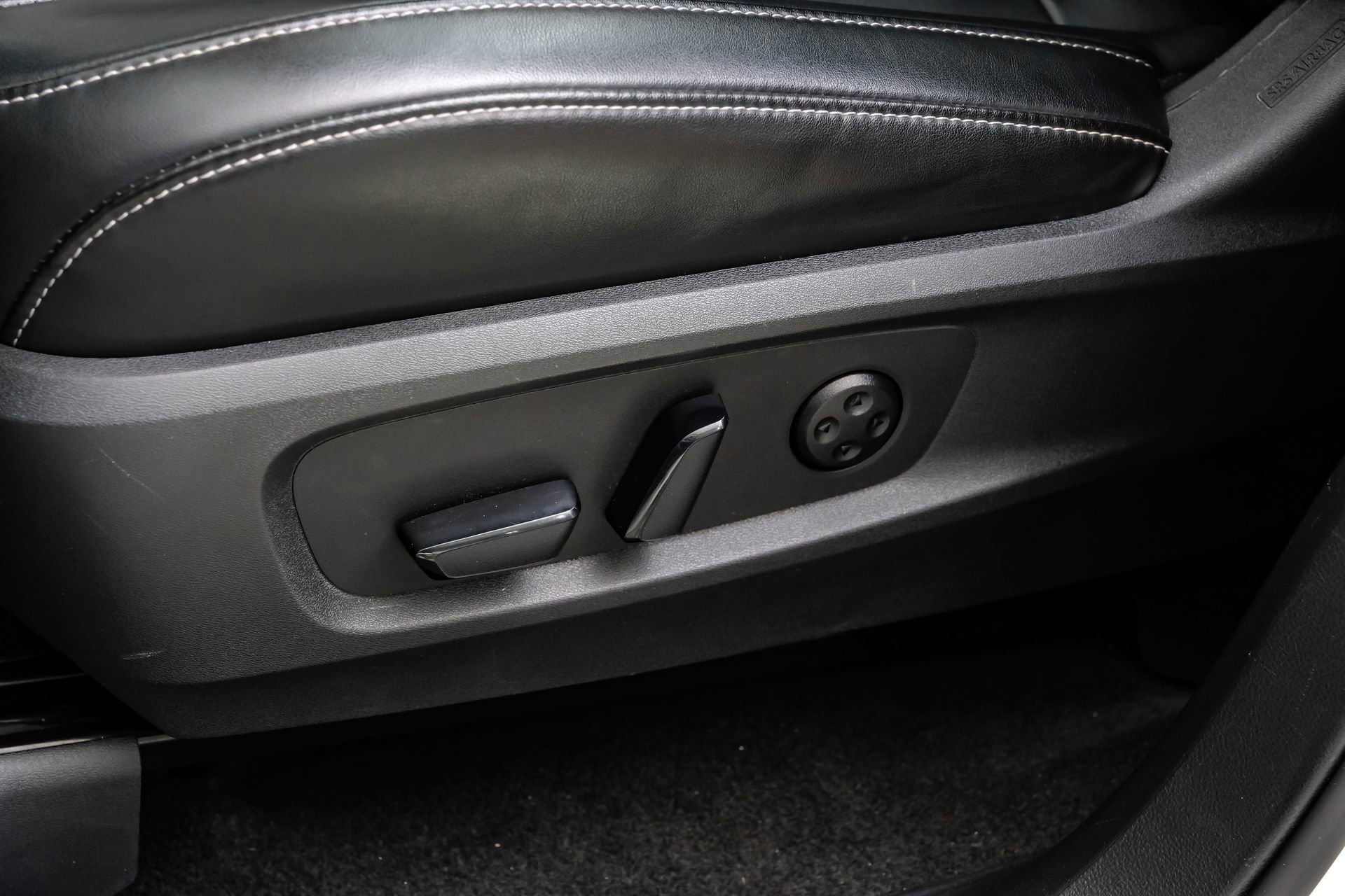 Used 2023 INFINITI QX60 Luxe w/ Vision Package image 36