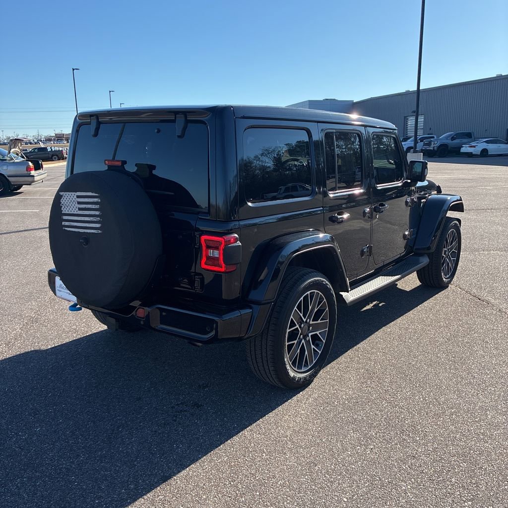 Used 2022 Jeep Wrangler Unlimited Sahara image 7