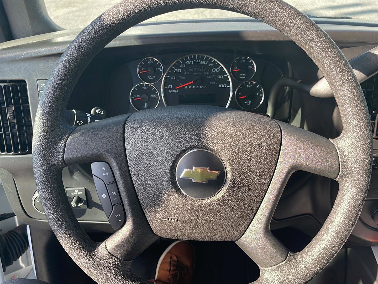 Used 2025 Chevrolet Express 3500 LT w/ LT Preferred Equipment Group RWD image 8