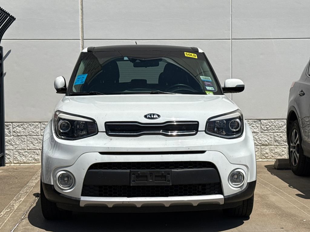 Used 2017 Kia Soul + w/ Primo Package FWD image 2