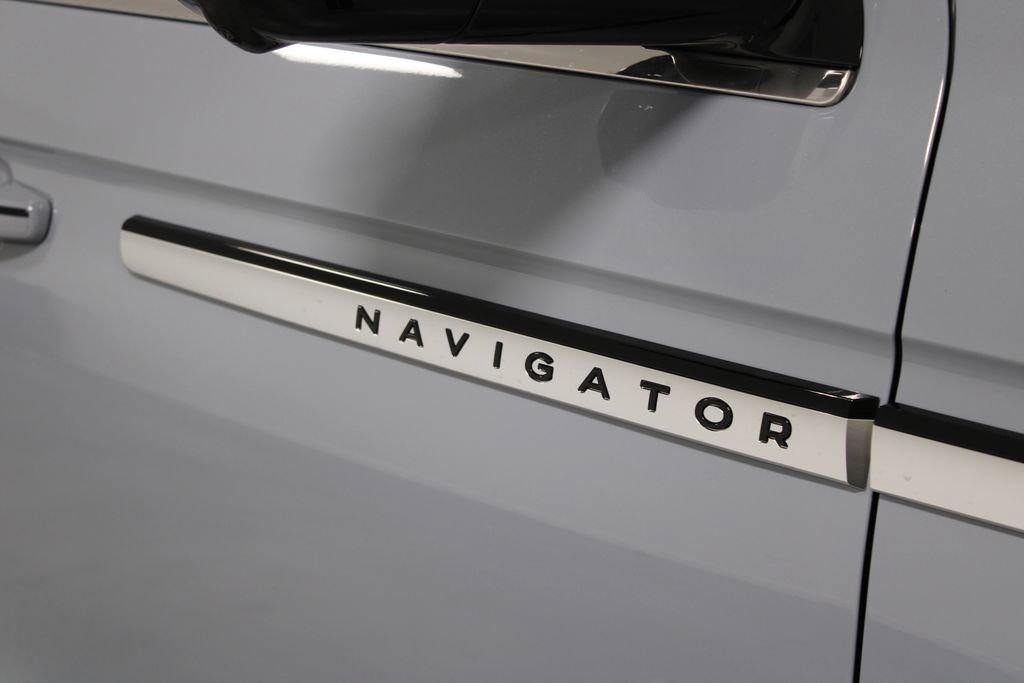 New 2026 Lincoln Navigator Reserve image 12