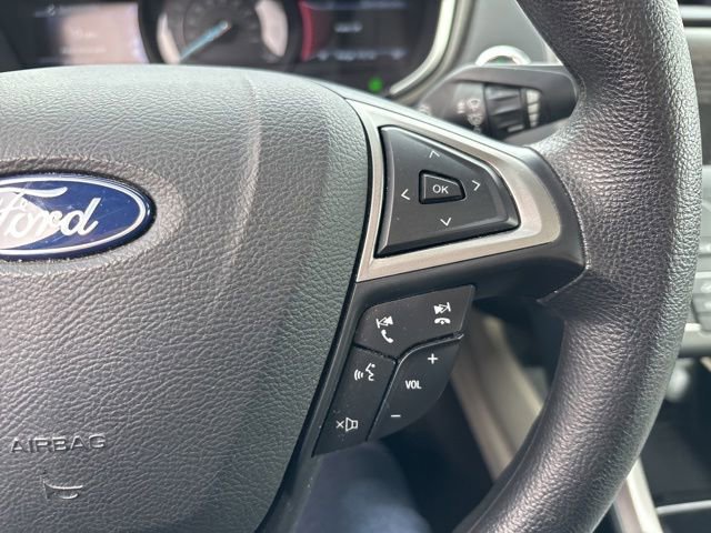 Used 2019 Ford Fusion SE FWD image 22