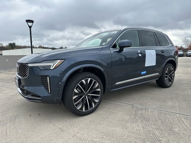 New 2026 Volvo XC90 B5 Plus w/ Protection Package Premier image 3