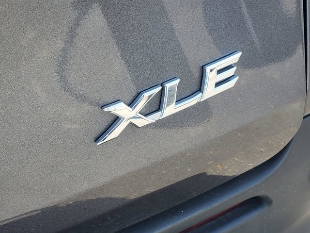 Used 2025 Toyota Sienna XLE FWD image 10