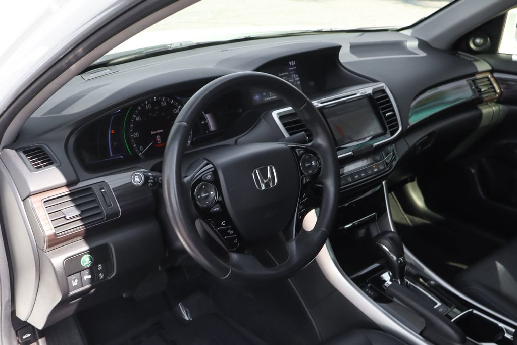 Used 2017 Honda Accord Touring image 22