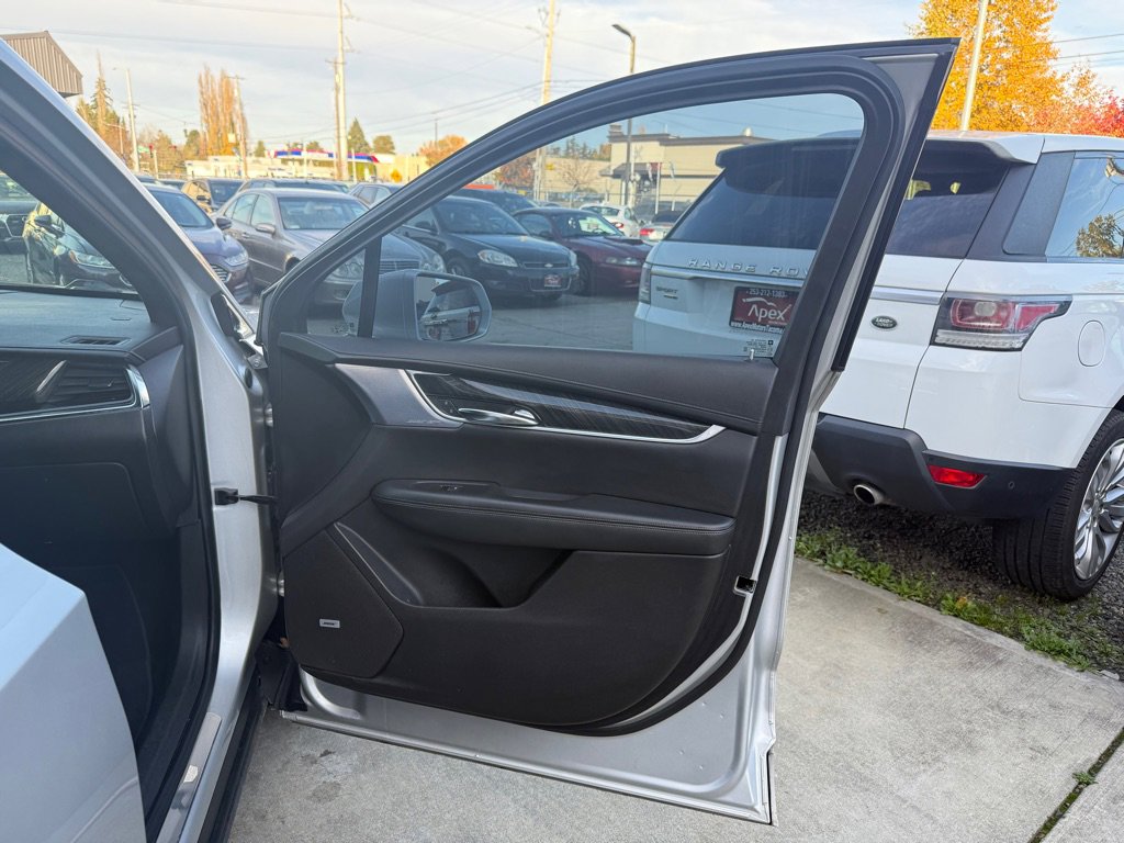 Used 2020 Cadillac XT6 Premium Luxury image 17