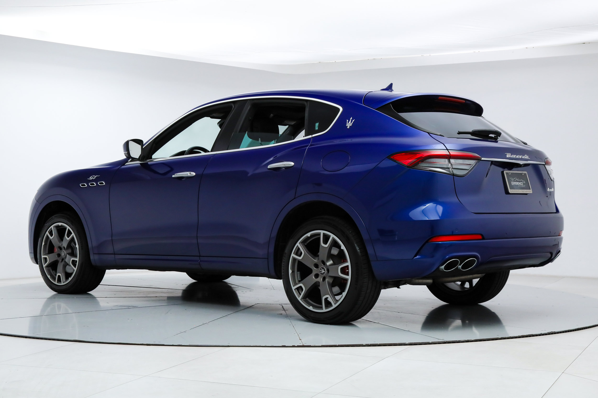 Certified 2023 Maserati Levante GT AWD/4WD image 3