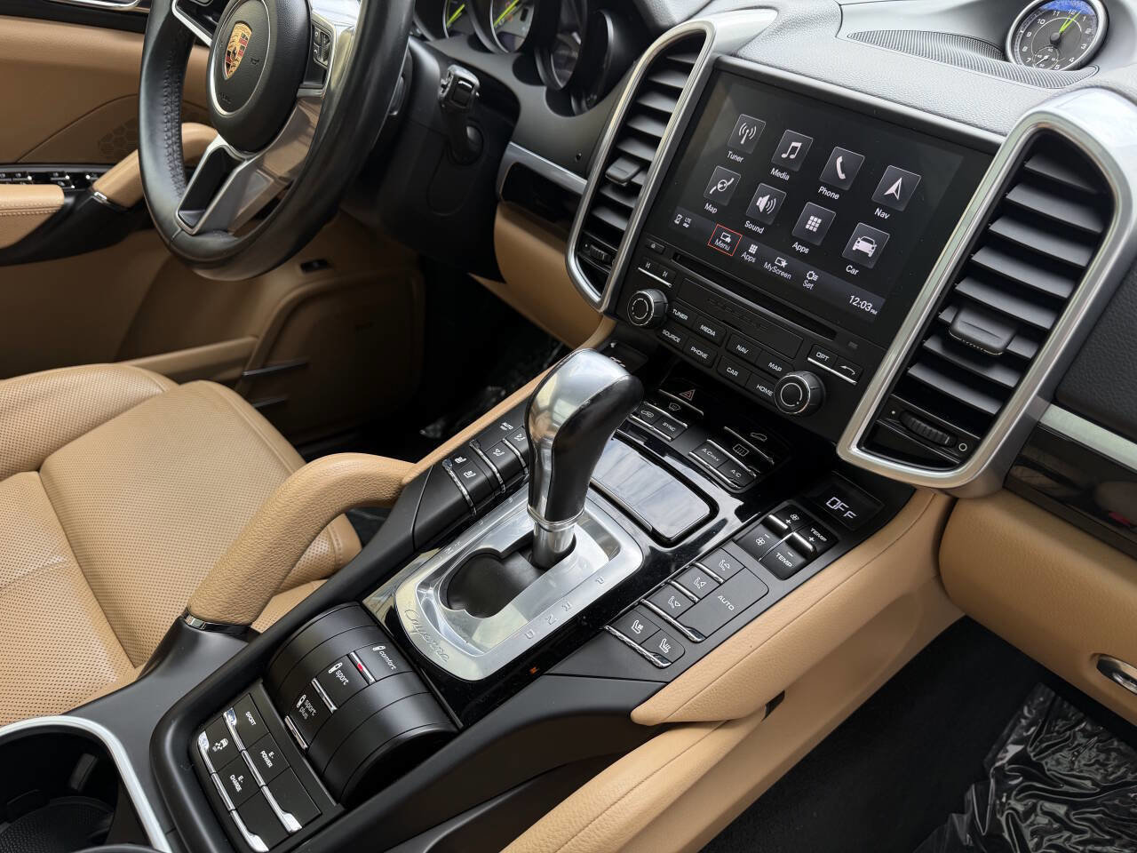 Used 2018 Porsche Cayenne S Platinum image 29