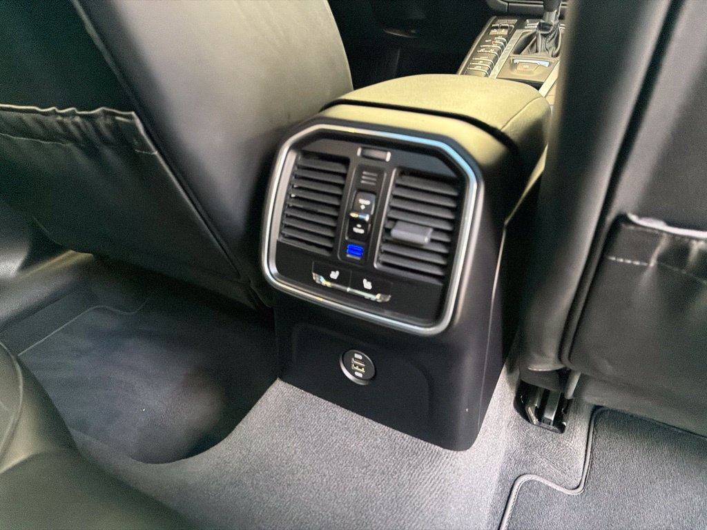 Used 2019 Porsche Macan AWD/4WD image 30