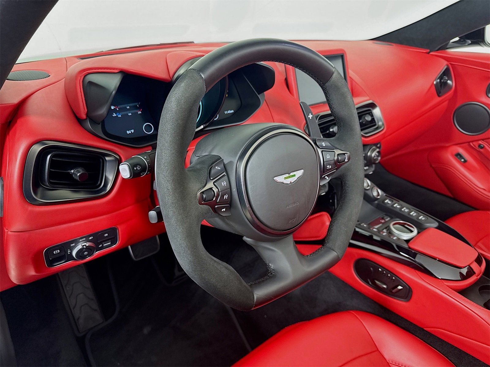 Used 2022 Aston Martin V8 Vantage Roadster image 10