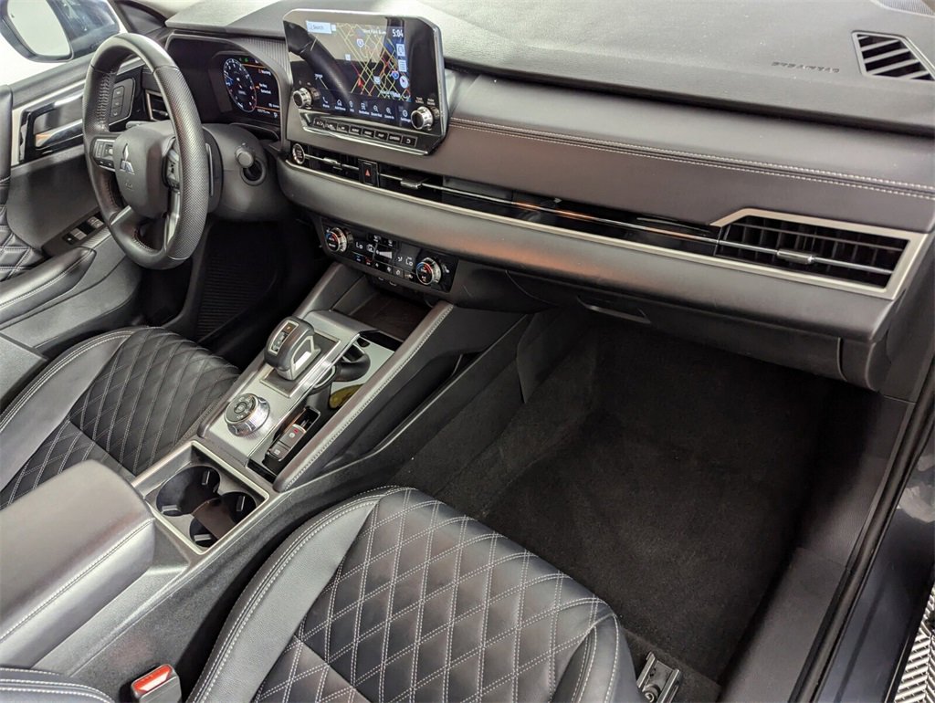 Used 2024 Mitsubishi Outlander SEL image 35