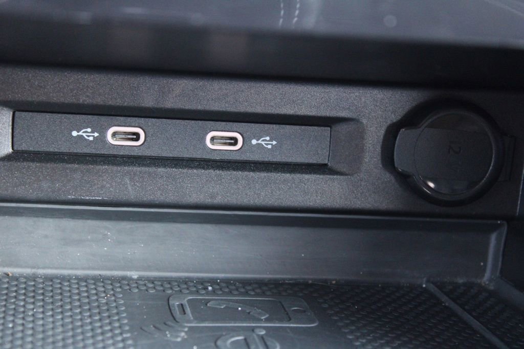 Used 2022 Volkswagen Tiguan SE R-Line image 43