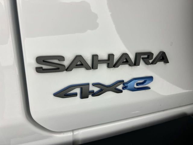 Used 2025 Jeep Wrangler Unlimited Sahara w/ Safety Group AWD/4WD image 32
