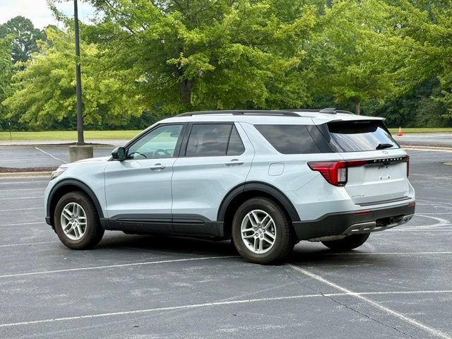 Used 2026 Ford Explorer Active w/ Active Comfort Package RWD image 4