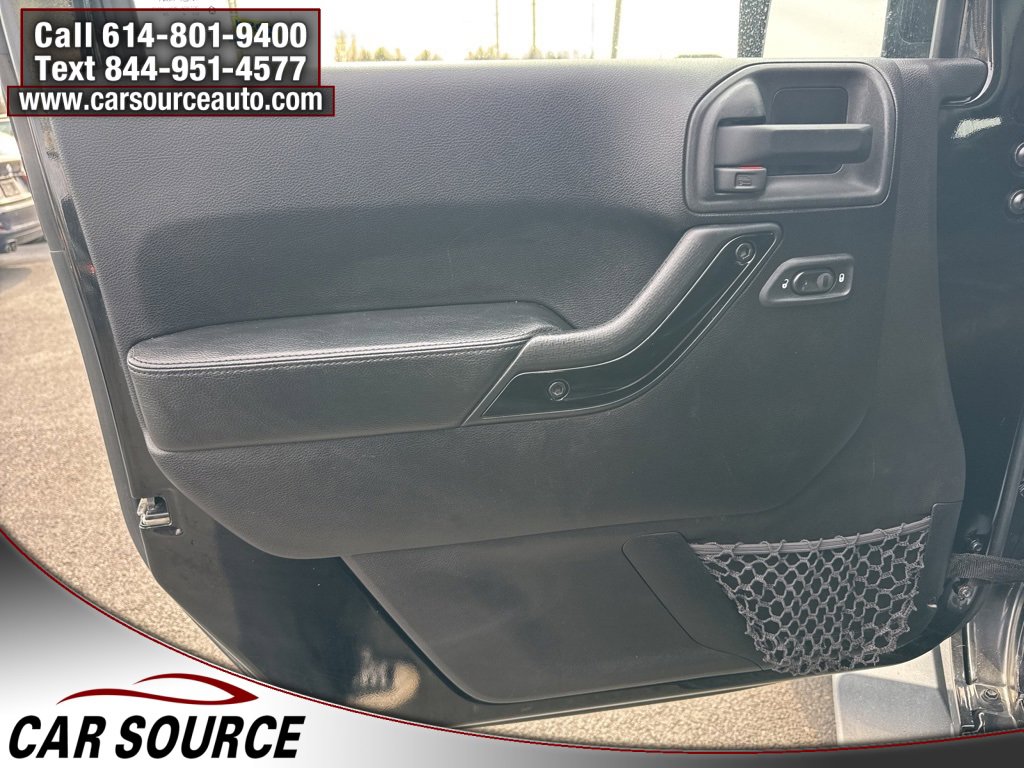 Used 2014 Jeep Wrangler Unlimited Sahara image 15