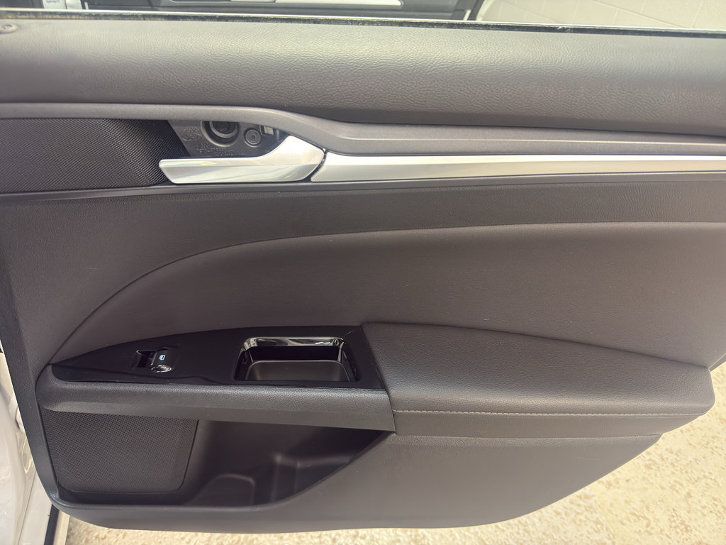 Used 2014 Ford Fusion Titanium FWD image 24
