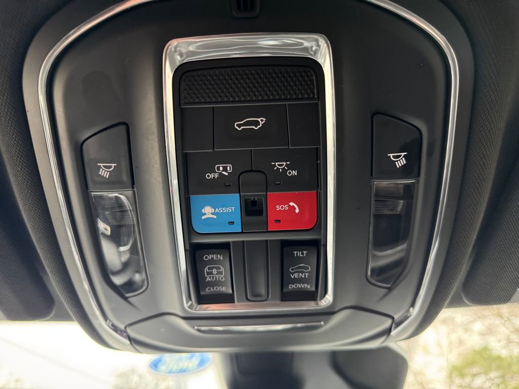Used 2023 Jeep Grand Cherokee L Laredo AWD/4WD image 33
