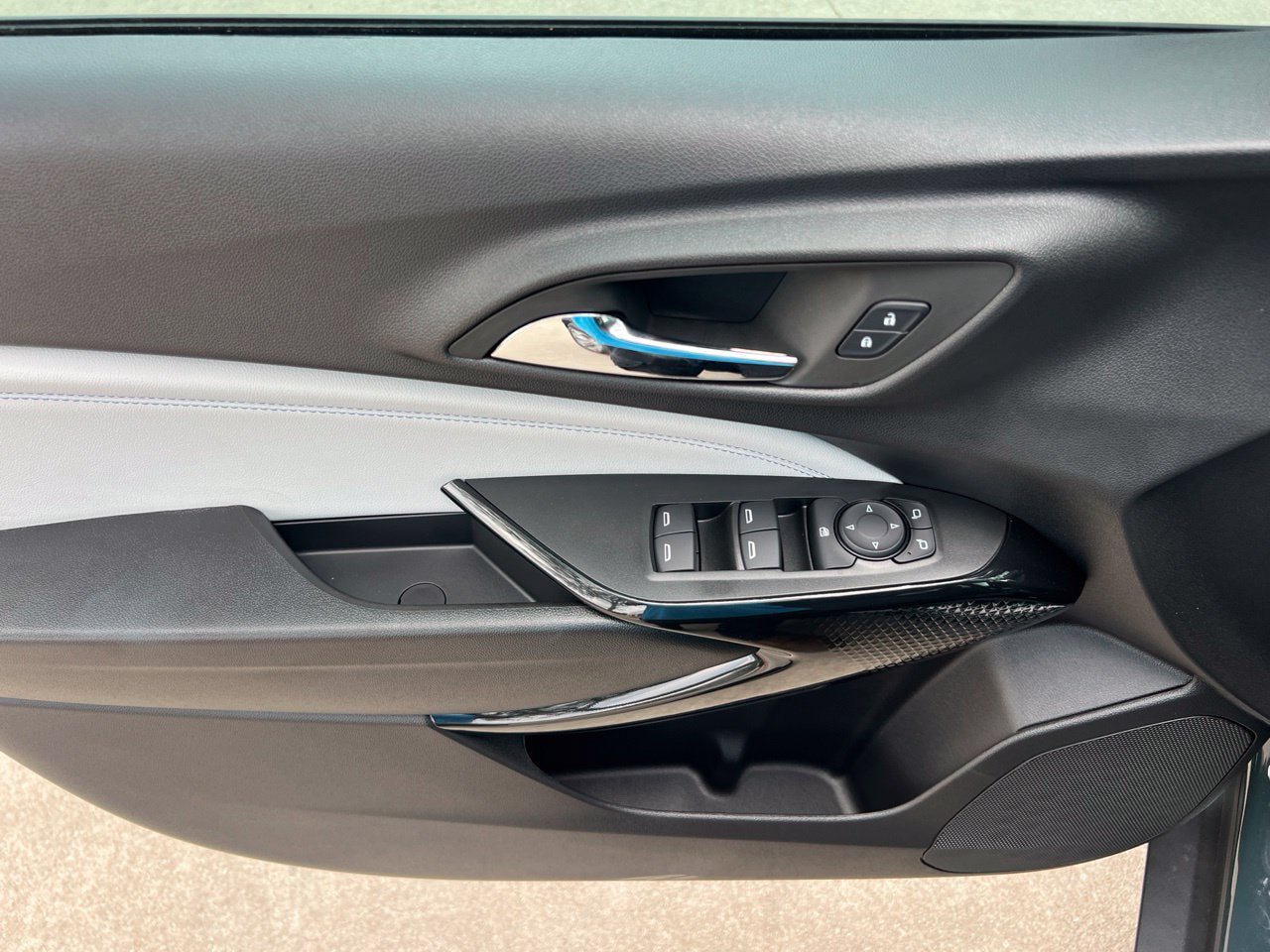 New 2026 Chevrolet Trax LT w/ LT Convenience Package FWD image 12