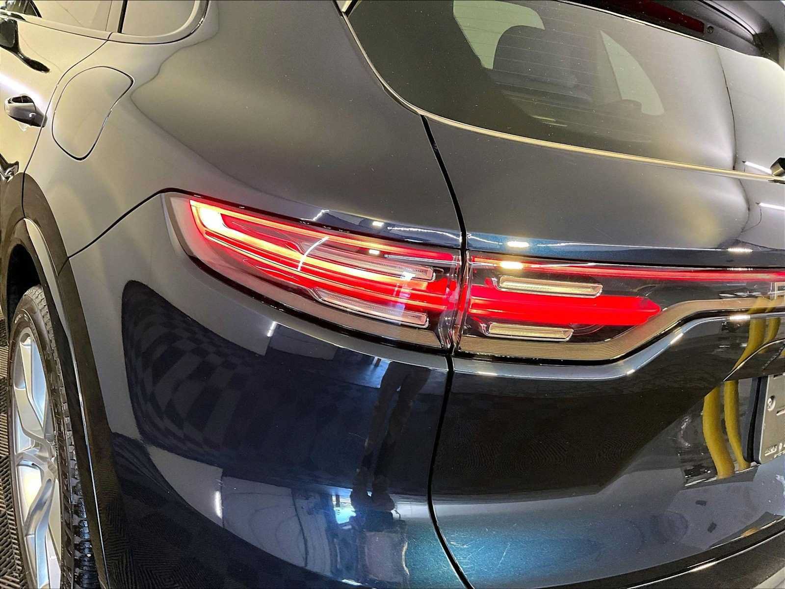 Certified 2023 Porsche Cayenne AWD/4WD image 30
