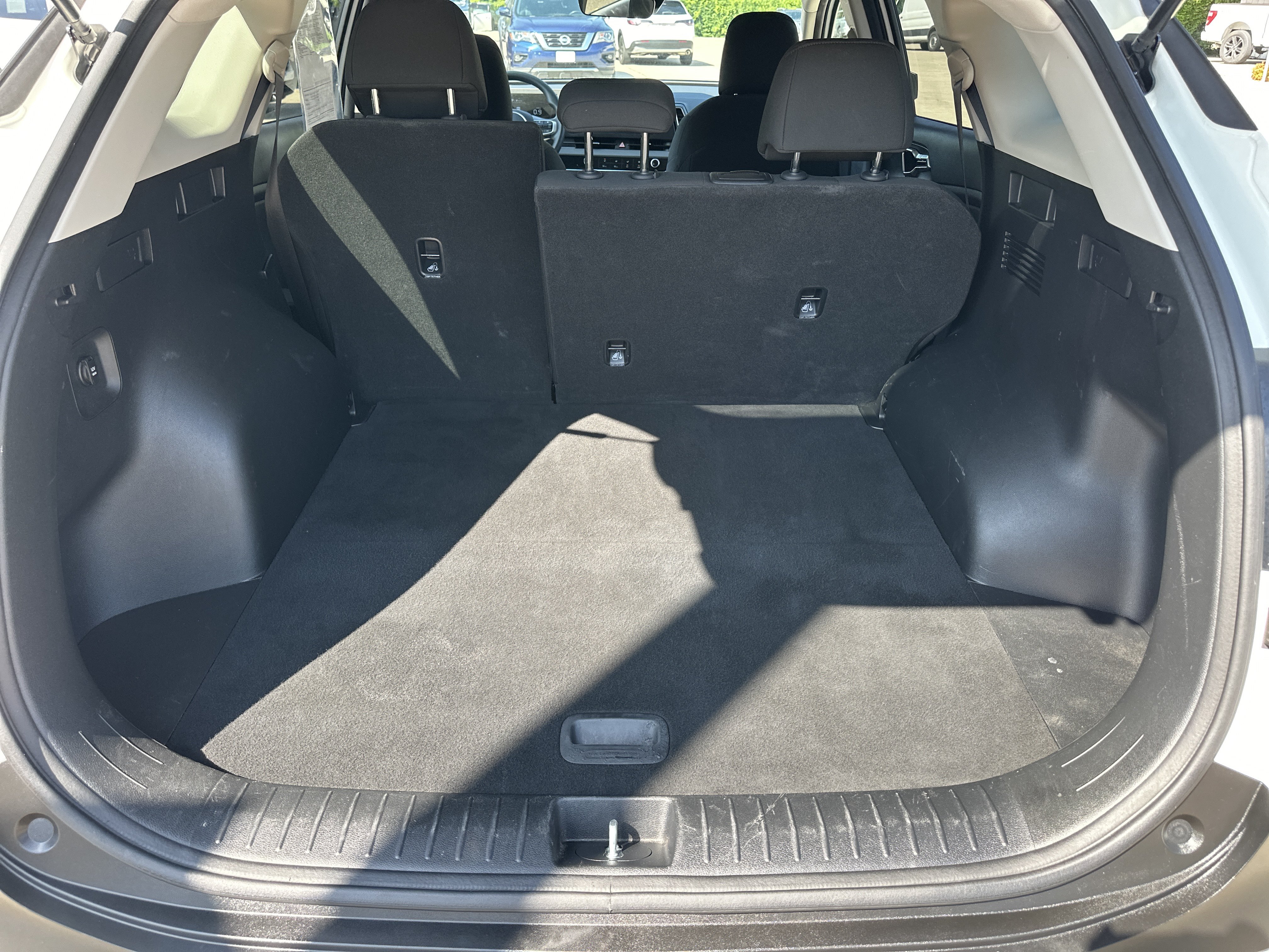 Used 2024 Kia Sportage LX AWD/4WD image 4