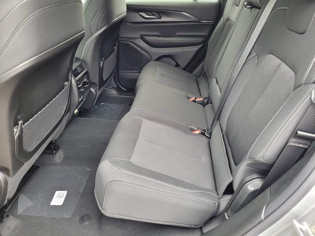 New 2026 Jeep Grand Cherokee Laredo X AWD/4WD image 4