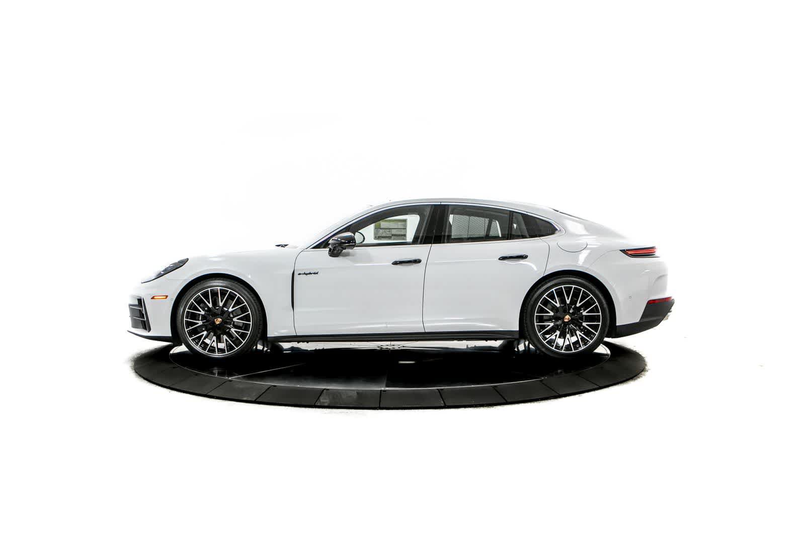 New 2026 Porsche Panamera 4 AWD/4WD image 2