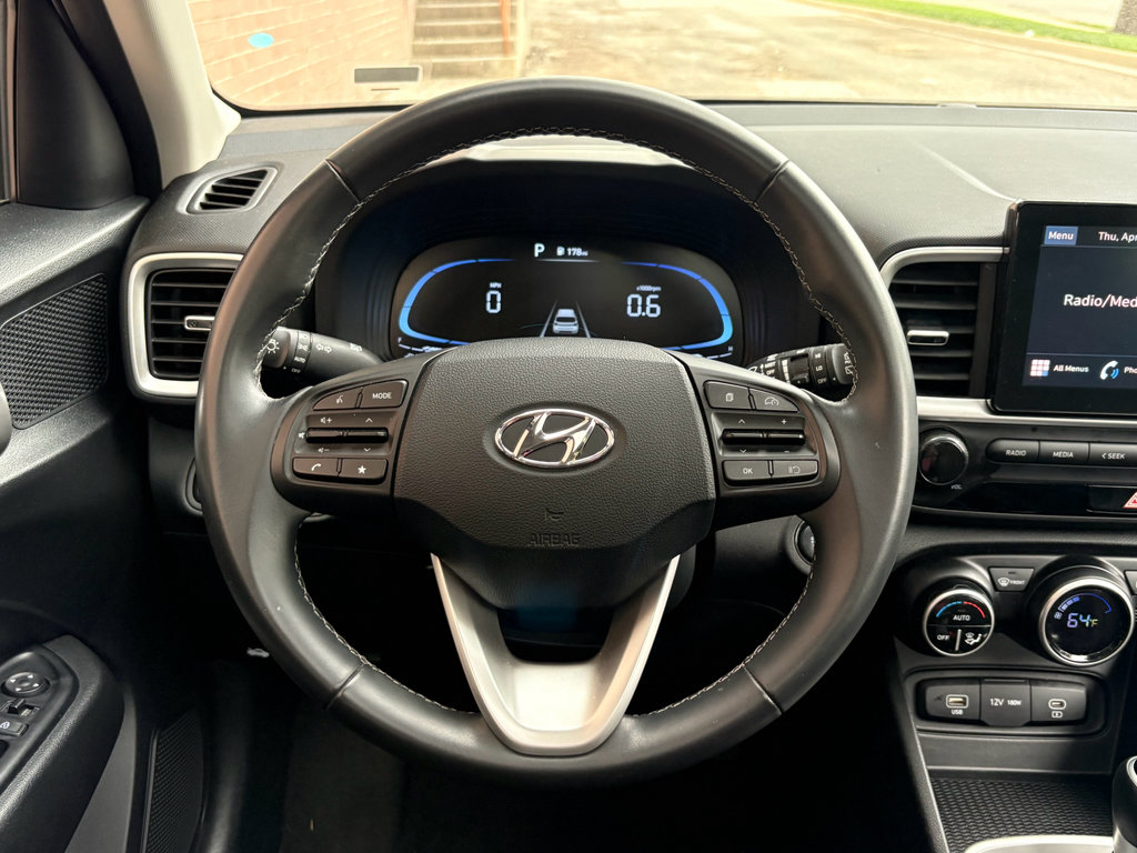 Used 2025 Hyundai Venue SEL FWD image 33