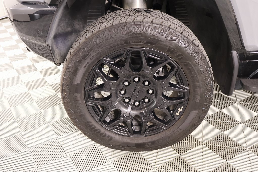 Used 2025 GMC Hummer EV 2X image 17