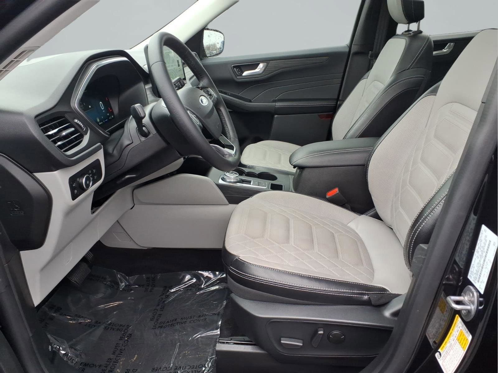 Used 2024 Ford Escape SE w/ PHEV Premium Package image 28