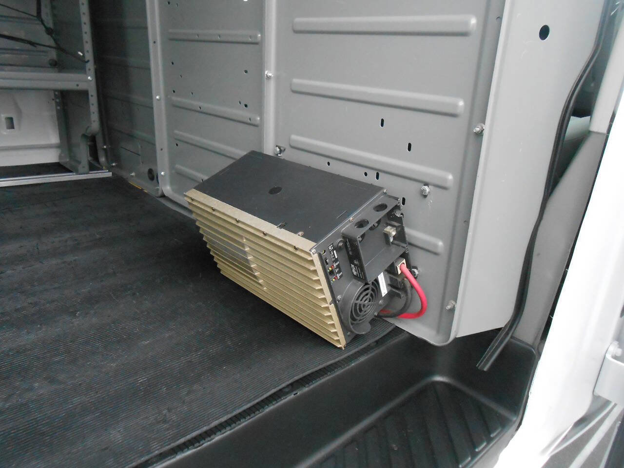 Used 2013 Ford E-250 and Econoline 250 w/ PWR Group image 13