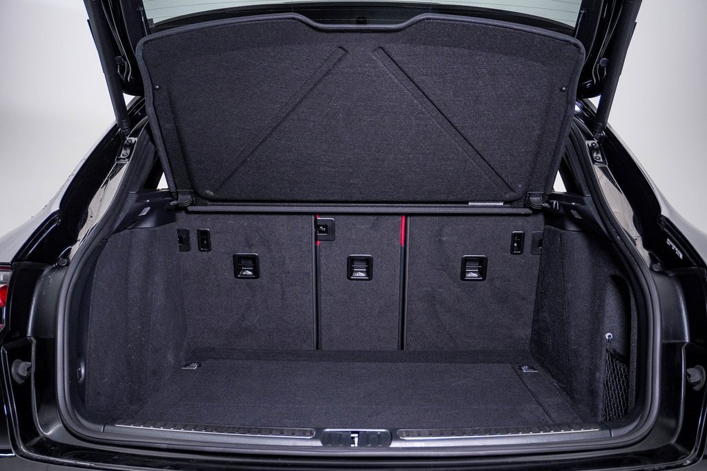 Certified 2023 Porsche Macan Turbo image 28