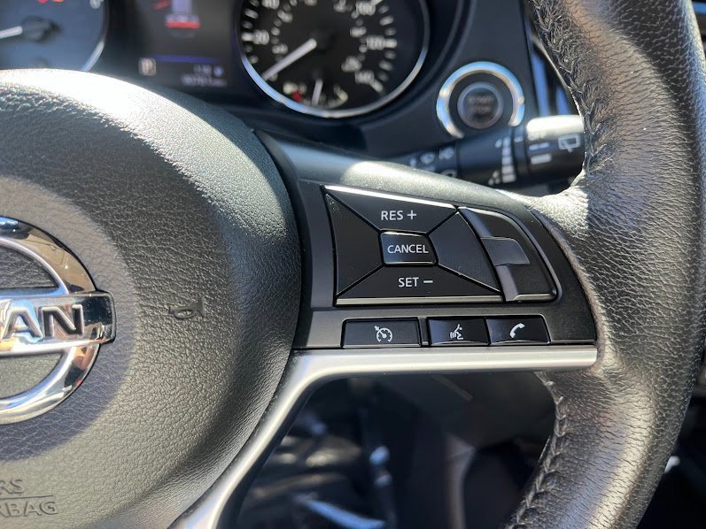 Used 2020 Nissan Rogue SV image 14