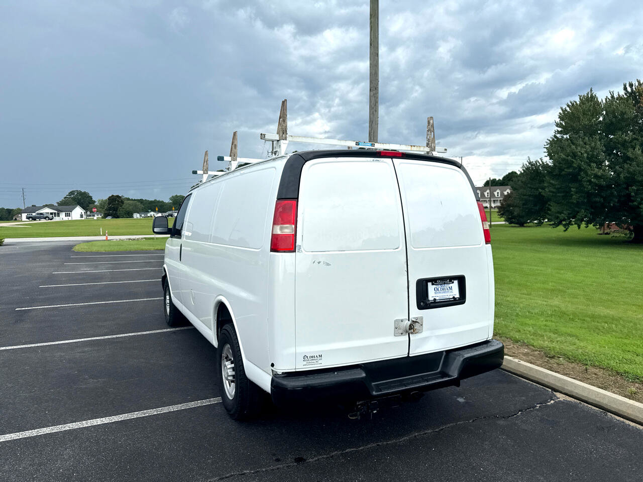 Used 2017 Chevrolet Express 2500 image 7