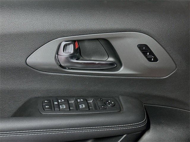 New 2026 Chrysler Pacifica Select image 12