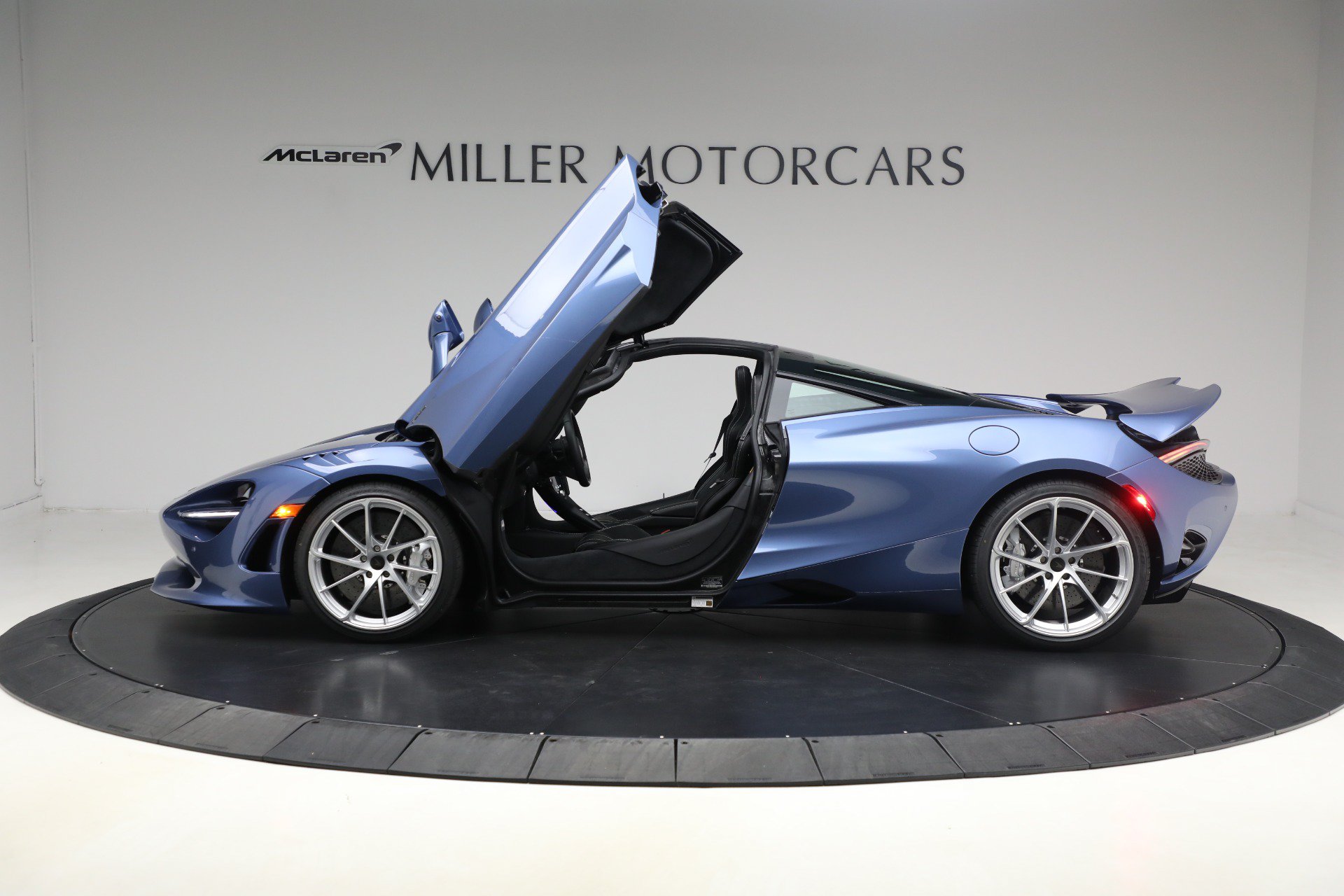Used 2026 McLaren 750S RWD image 15