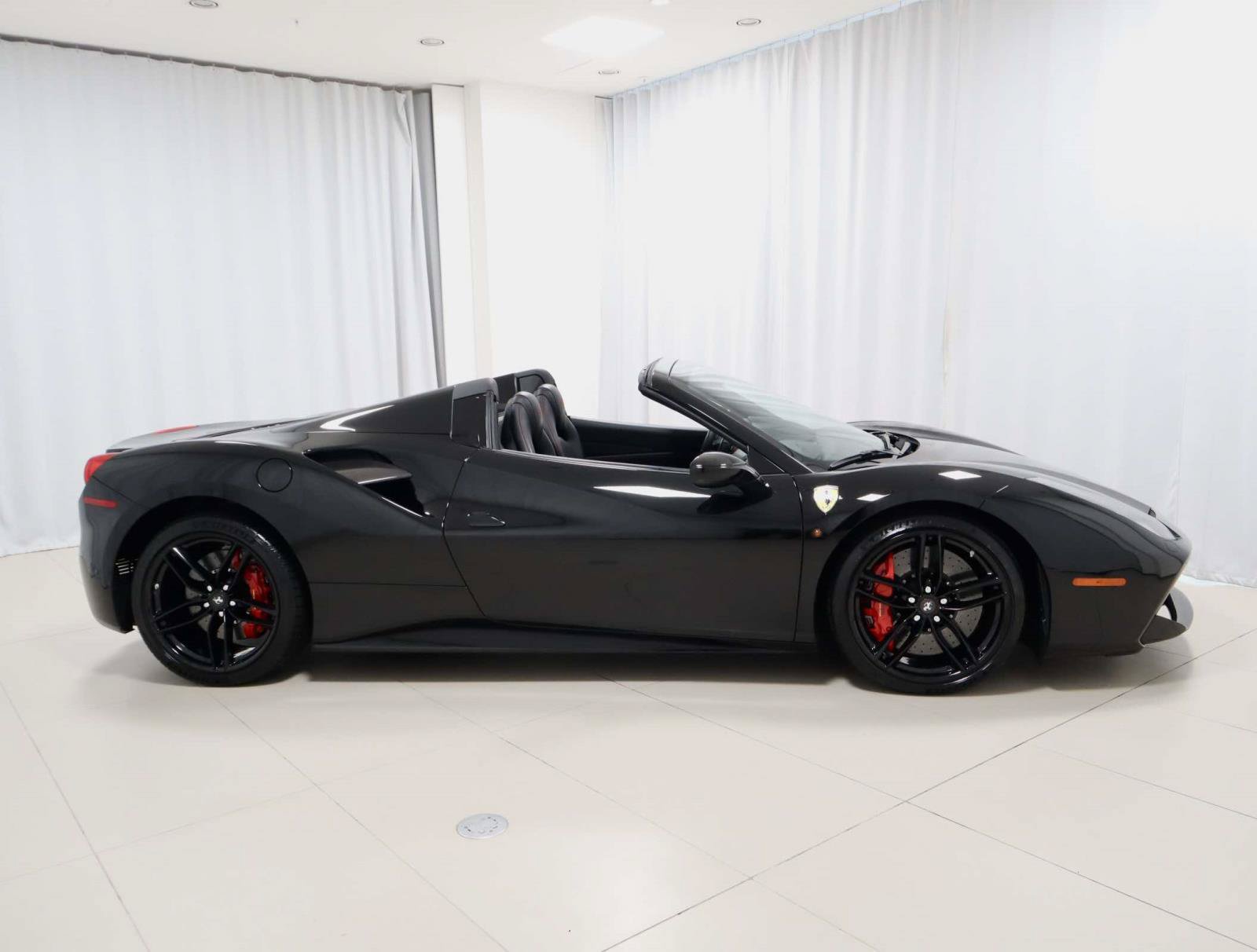 Used 2019 Ferrari 488 Spider RWD image 6