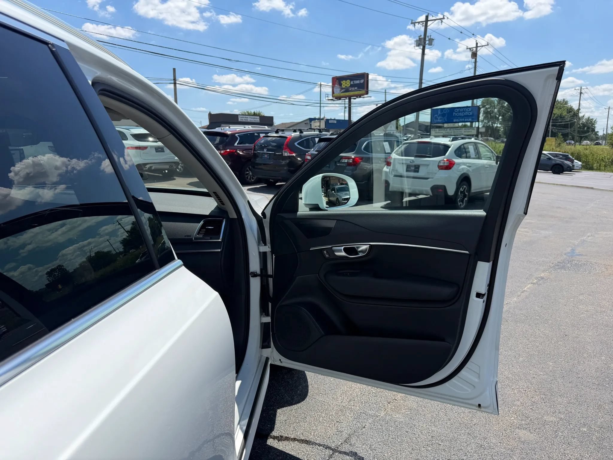 Used 2020 Volvo XC90 T6 Momentum w/ Protection Package AWD/4WD image 41