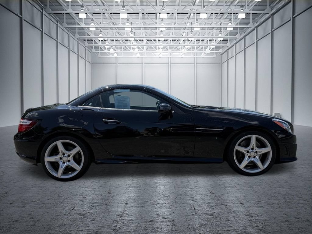 Used 2016 Mercedes-Benz SLK 300 image 21