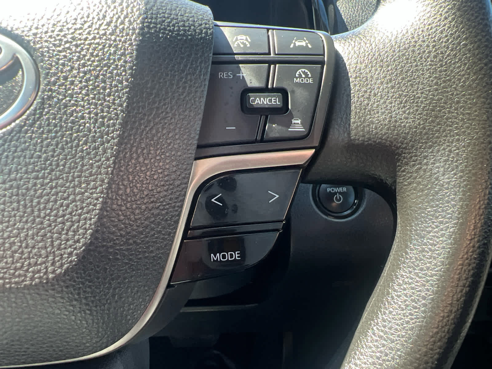 Used 2025 Toyota Camry LE FWD image 16